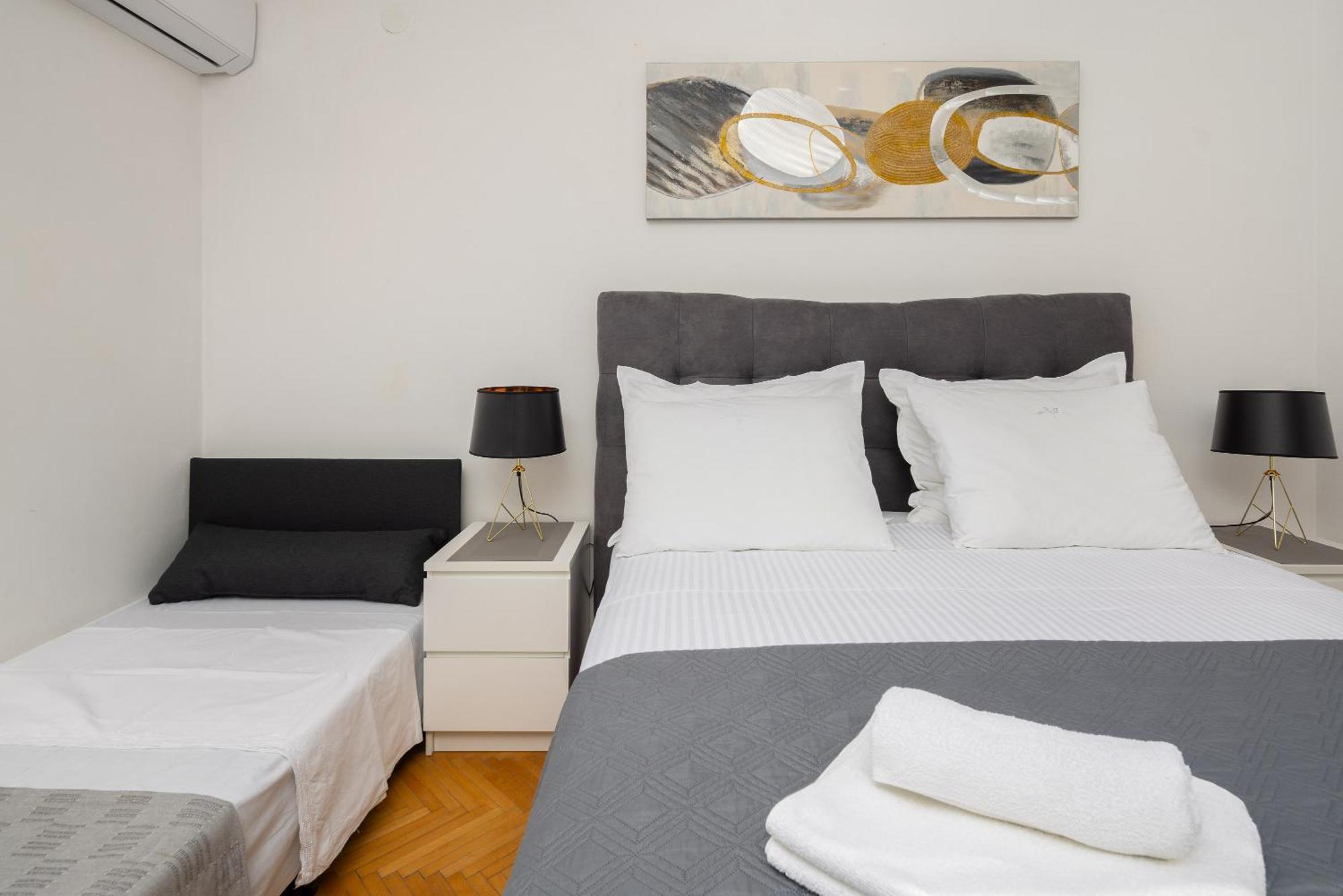Seaside Apartment Blue Dugi Rat Εξωτερικό φωτογραφία