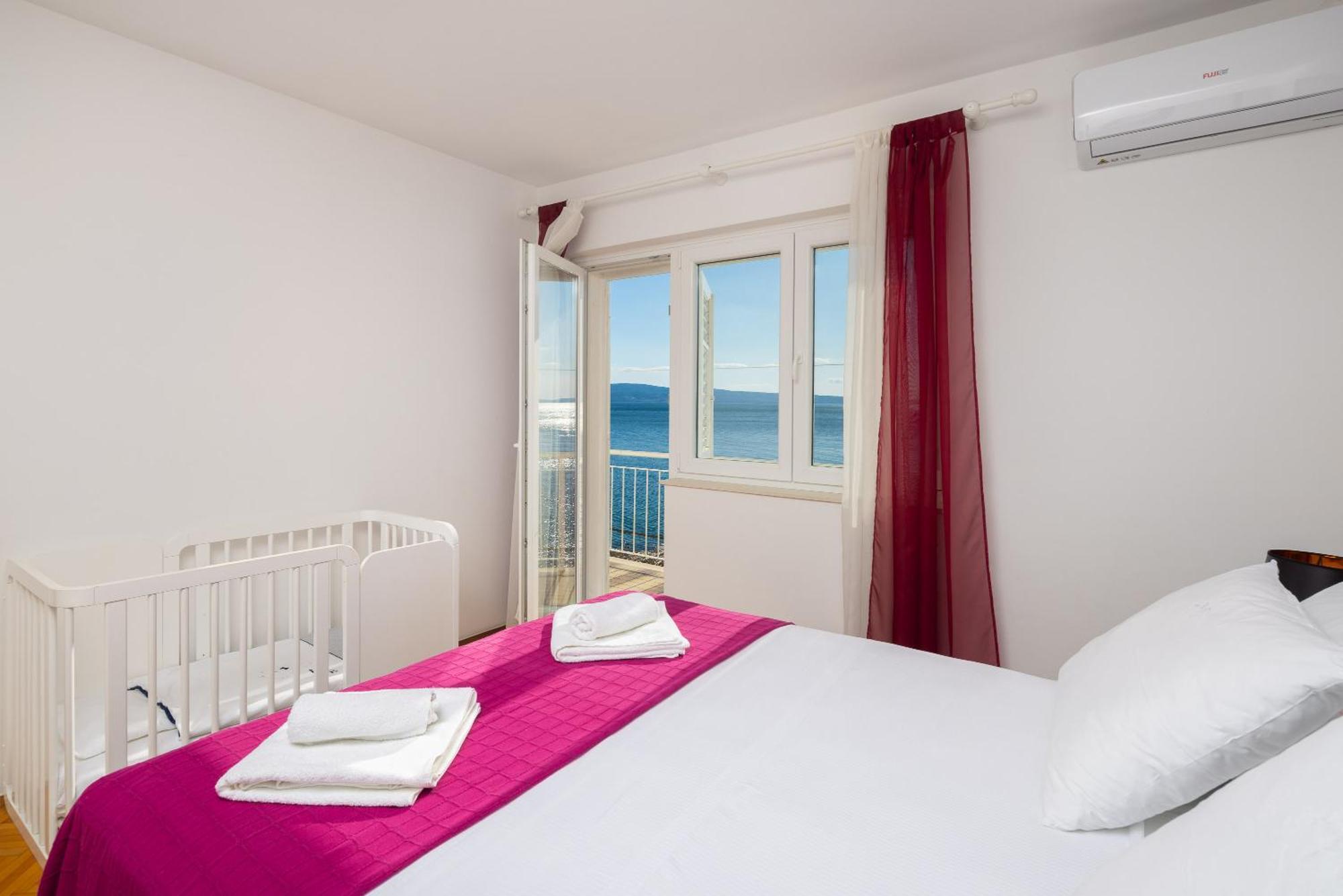 Seaside Apartment Blue Dugi Rat Εξωτερικό φωτογραφία